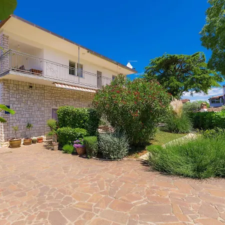 Nika-9 By Interhome * Umag