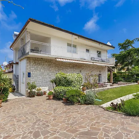 Nika-9 By Interhome * Umag