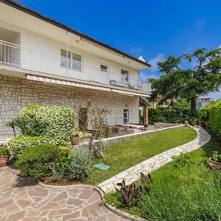 Appartement Nika-9 By Interhome